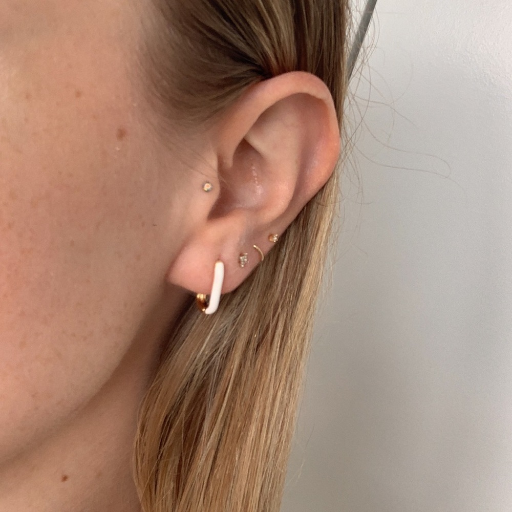 white and gold oval hoops enamel petite dainty hoop earrings - Picture 4 of 9